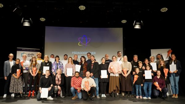 Gruppenfoto vom Pädagogischen Medienpreis 2025