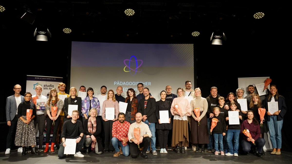 Gruppenfoto vom Pädagogischen Medienpreis 2025